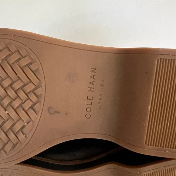 Cole Haan The Go-To Chelsea Boots in Neoprene and Leather, Black, size 6.5B - Picture 4 of 13